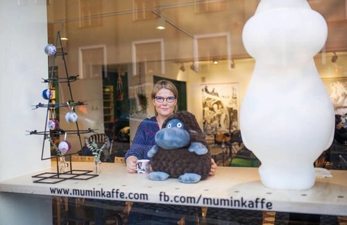 Sanna Kiiski, äiti, yrittäjä, juontaja, toimittaja
