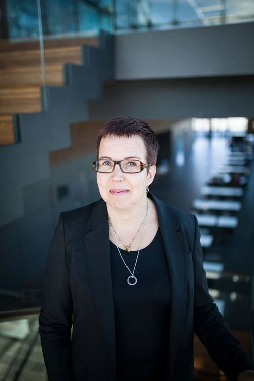 arja Lähdemäki - Leijonaemot ry:n perustajajäsen